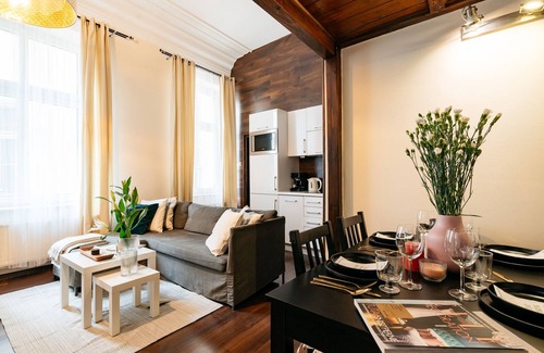 Stare Miasto Apartment | Honey Apartment - LoftAffair