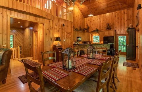 Foscoe Cabin | Honey Bear Haven In Gated Community, Pool Table, Close to Boone!