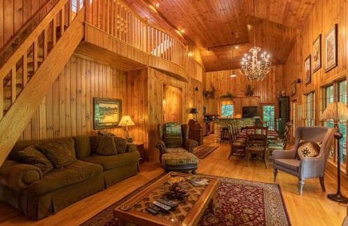 Foscoe House | Honey Bear Haven
