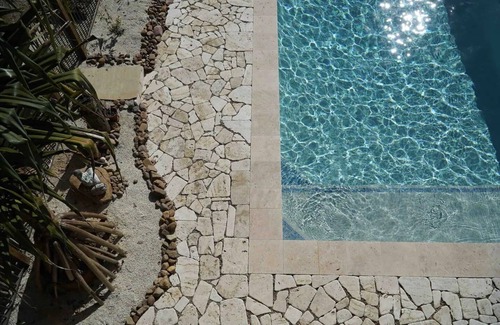 Wooyung House | Honeybird Hideaway. A private subtropical retreat