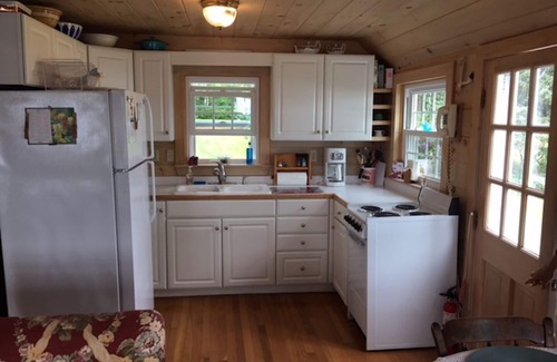 Pleasant Point Cottage | Honeymoon Cottage (pet-friendly)