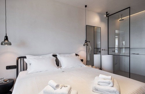 Agios Nikolaos Apartment | Honeymoon luxury suite, Seannamon 1