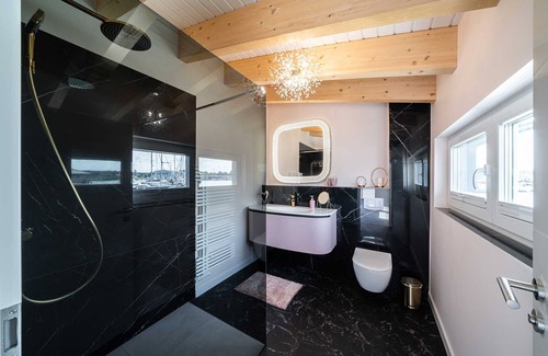 Kroeslin Apartment | Honeymoon Suite - 1st Honeymoon Suite