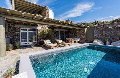 Exomvourgo Apartment | HONEYMOON SUITE AKROGIALI