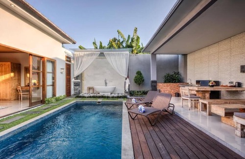 Kerobokan Villa | Honeymoon Villa, Romantic with Private Pool @Seminyak