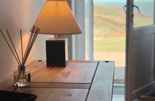 Gigha Cottage | Honeysuckle Cottage - sleeps 6 guests in 4 bedrooms