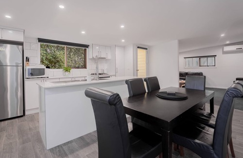 Ironbark House | Honeysuckle Domain Modern Family Home