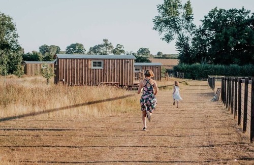 Bedfield Apartment | Honeysuckle Farm Holidays - 4 Huts Sleeping 16 in