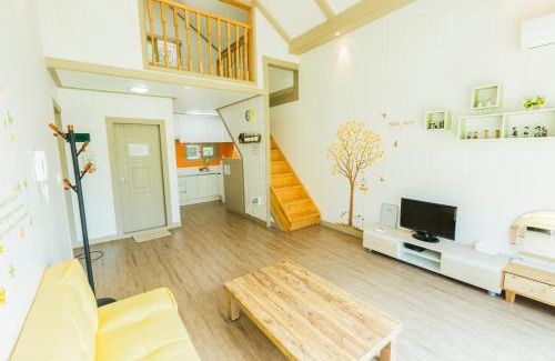 Hongcheon House | hongceon byeolbicheureuneunmaeul pensyeon