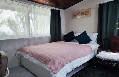 Jungnim-dong Bed & Breakfast | Hongdae Large Detached Villa with Courtyard, Suitable for Parties and Barbecues