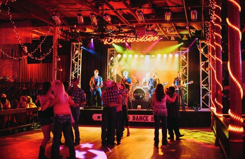 Coupland House | HonkyTonk dreams are made here! 7 rooms above a Legendary Texas Dancehall.