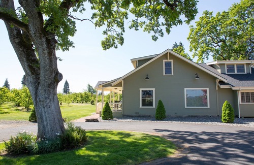Hood River House | Hood River Bungalow Is Perfect For Your Hood River Retreat