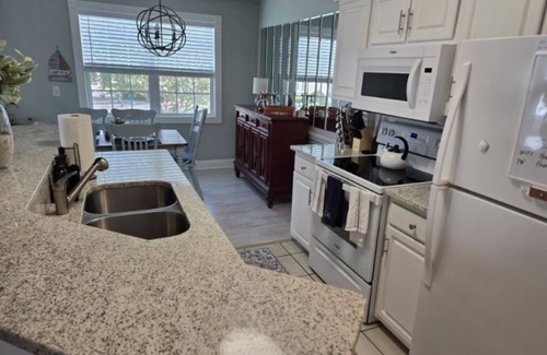 Calabash Condo | Hook Line & Sinker - Tee up and relax at our cozy 2 bedroom 2 bath condo.