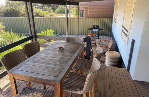Minlacowie House | Hooked on Hardwicke - Short walk to the beach! Off Peak special!