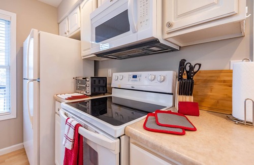 Bloomington House | Hoosier Happiness, Too! *3 Bedroom Suites*