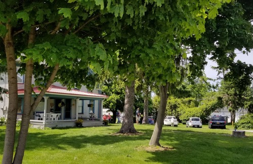 Kent Cottage | Hoot 2 cottage for vocation, family reunion or fishing.
