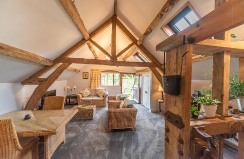 Moreton House | Hop Cottage Coddington Vineyard