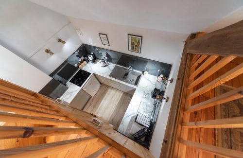 Moreton House | Hop Cottage Coddington Vineyard