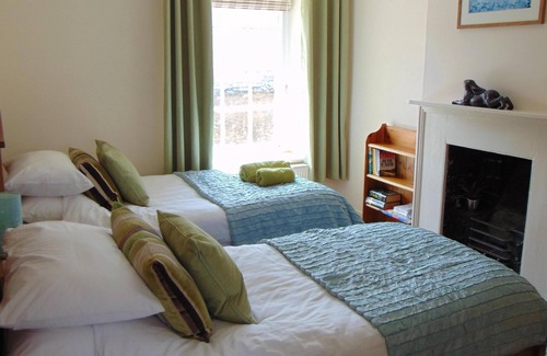 Woodstock Cottage | Hope Cottage, a modernised 1750's cotswold cottage in the centre of Woodstock