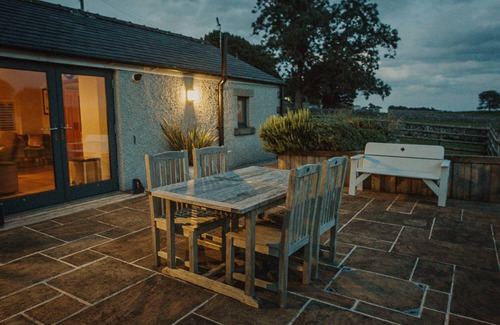 Litton Cottage | Hope Cross Stables - an award-winning fully accessible cottage
