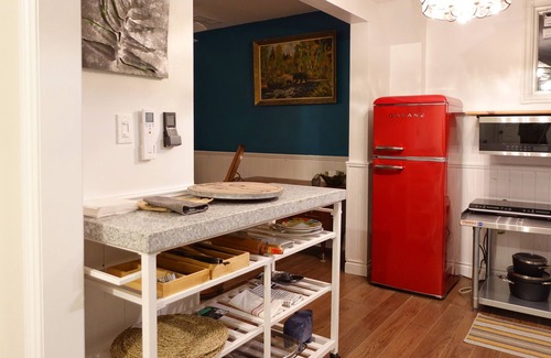Uxbridge House | Hope Floats Hideaway (Private Suite in Uxbridge)
