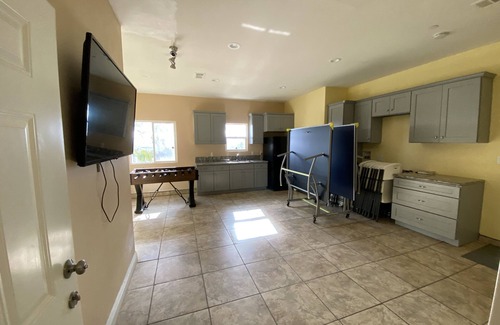 Perris House | Hope House, resort style with mountain view