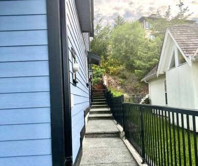 Regional District of Nanaimo Apartment | Hope's Happy Suite