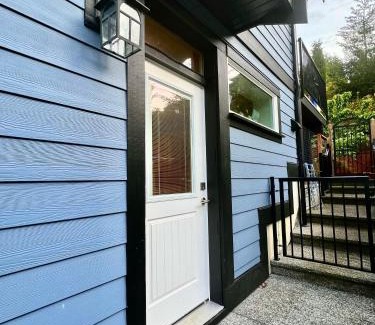 Regional District of Nanaimo Apartment | Hope's Happy Suite