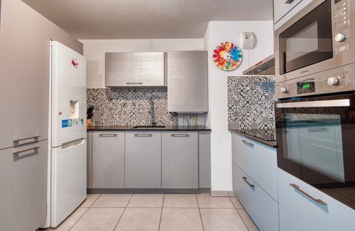 4th Arrondissement Apartment | HOPKINSON · Agréable T3 avec balcon et parking à L