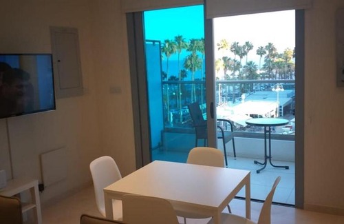 Larnaca City Centre Apartment | Horizon Luxury Suite at Finikoudes Beach 303