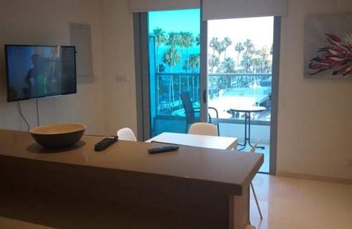 Larnaca City Centre Apartment | Horizon Luxury Suite at Finikoudes Beach 303