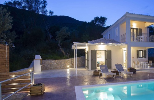 Evgiros Villa | Horizon Villa Nefeli with sea view near sandy Ponti beach