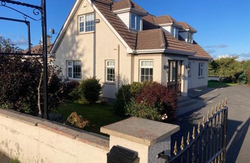 Moycarky House | Horse and Jockey Lodge