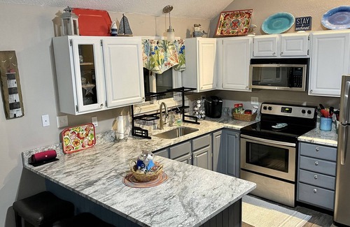 Carova Beach House | Horse Inn Around: Pet Friendly-so bring the whole family! Just 3 mins to beach