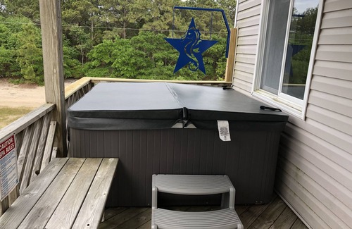 Carova Beach House | Horse Inn Around: Pet Friendly-so bring the whole family! Just 3 mins to beach