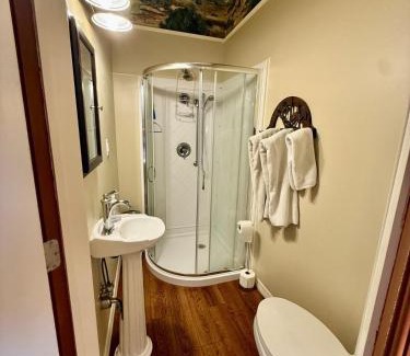 Buckingham House | Horse Ranch Adventures - Paradise Ranch Bunkhouse