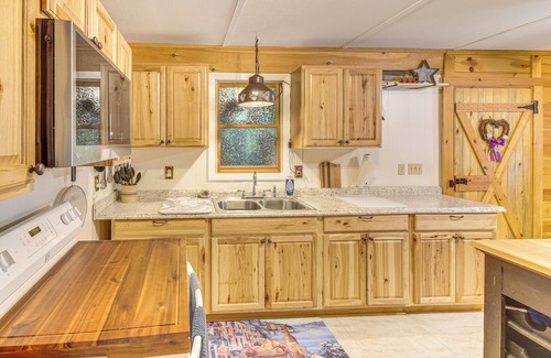 Jamestown House | Horses Welcome! Jamestown Home w/Fenced Pasture