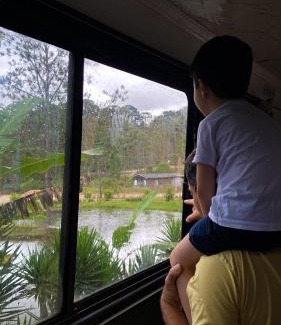 Arace Other | Hospedagem Ônibus Gold em Pedra Azul