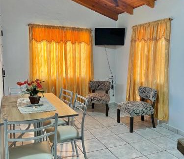 Jardin America House | Hospedaje Arroyito