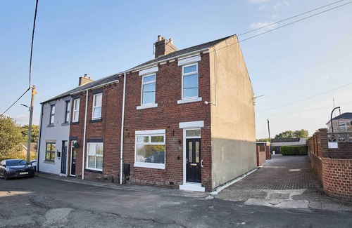 Durham House | Host & Stay | Jomor House