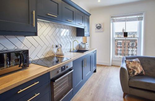 West Cliff Apartment | Host & Stay - Little Acorn Apartment