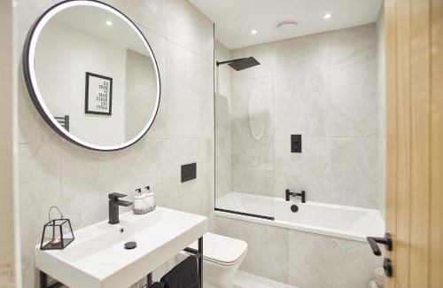 West Cliff Apartment | Host & Stay - Little Acorn Apartment