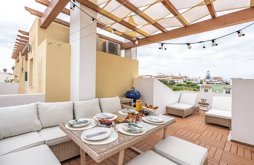 Parchal House | Host Wise - Deluxe House | Terrace and BBC