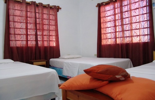 Cienfuegos House | Hostal Alba y Roberto