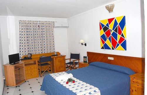Alaro House | Hostal Ca'n Tiu
