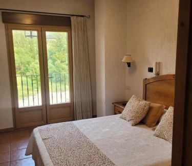 Pradena Hotel | hostal Decerca Prádena