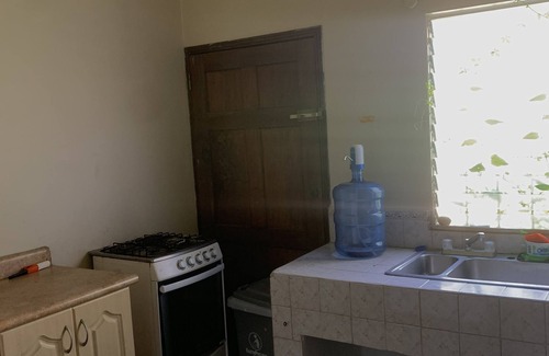 Copan Ruinas Apartment | Hostal Económico a una Calle del Parque Central y a un Kilómetro de las Ruinas!