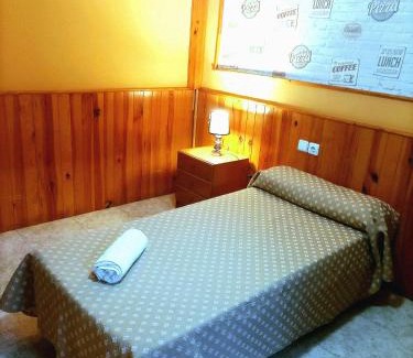 Mataro House | Hostal Isla Cristina Mataro