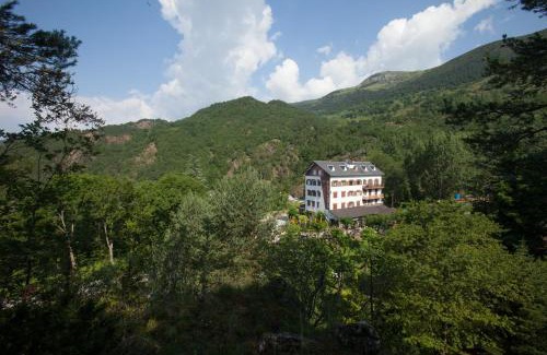 Castellar de N'hug House | Hostal Les Fonts