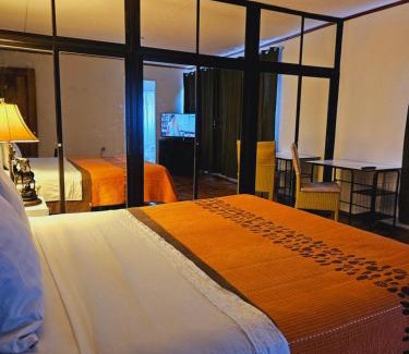 Los Angeles House | HOSTAL MONTESOL